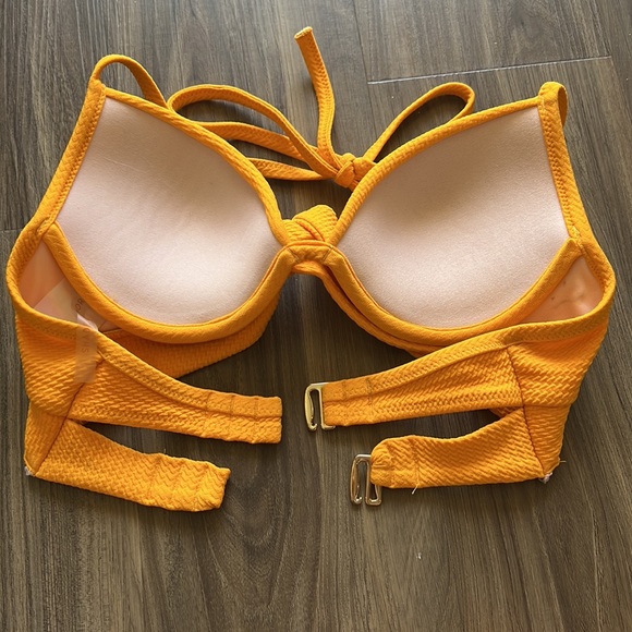 Bikini Swimsuit - Picture 4 of 8